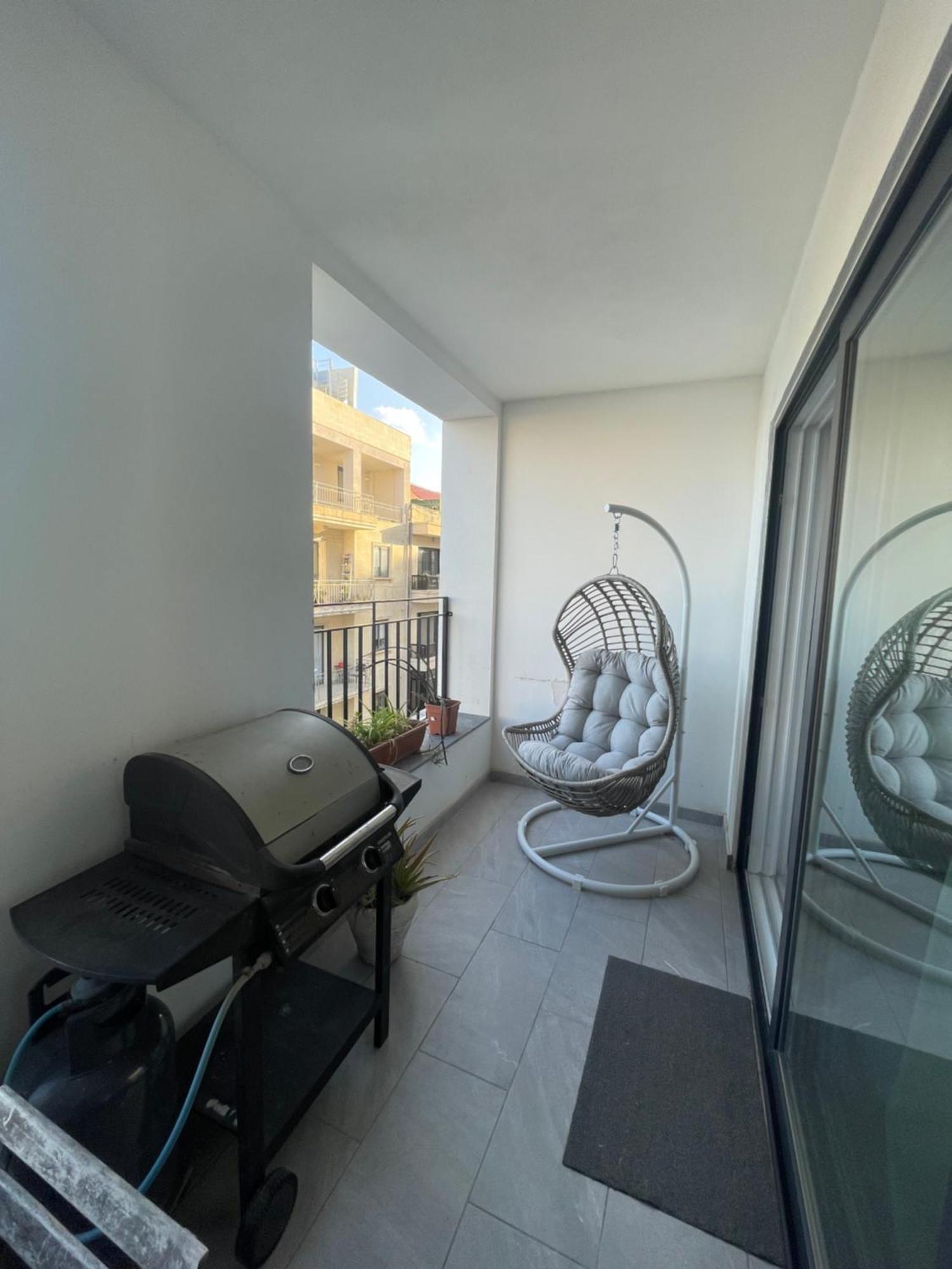 Spacious Seaview Sliema Apt, Steps From Valletta Ferry المظهر الخارجي الصورة