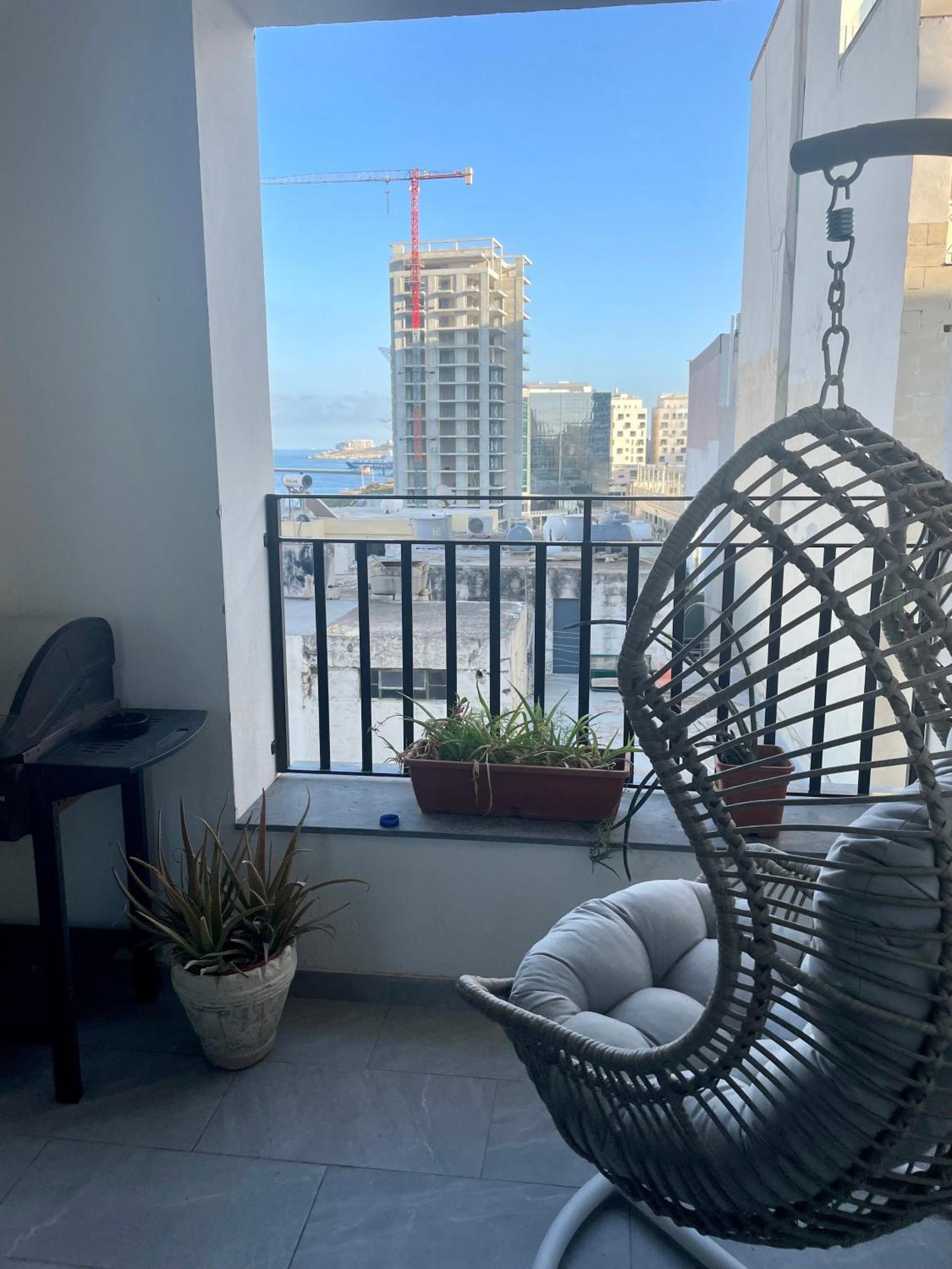 Spacious Seaview Sliema Apt, Steps From Valletta Ferry المظهر الخارجي الصورة
