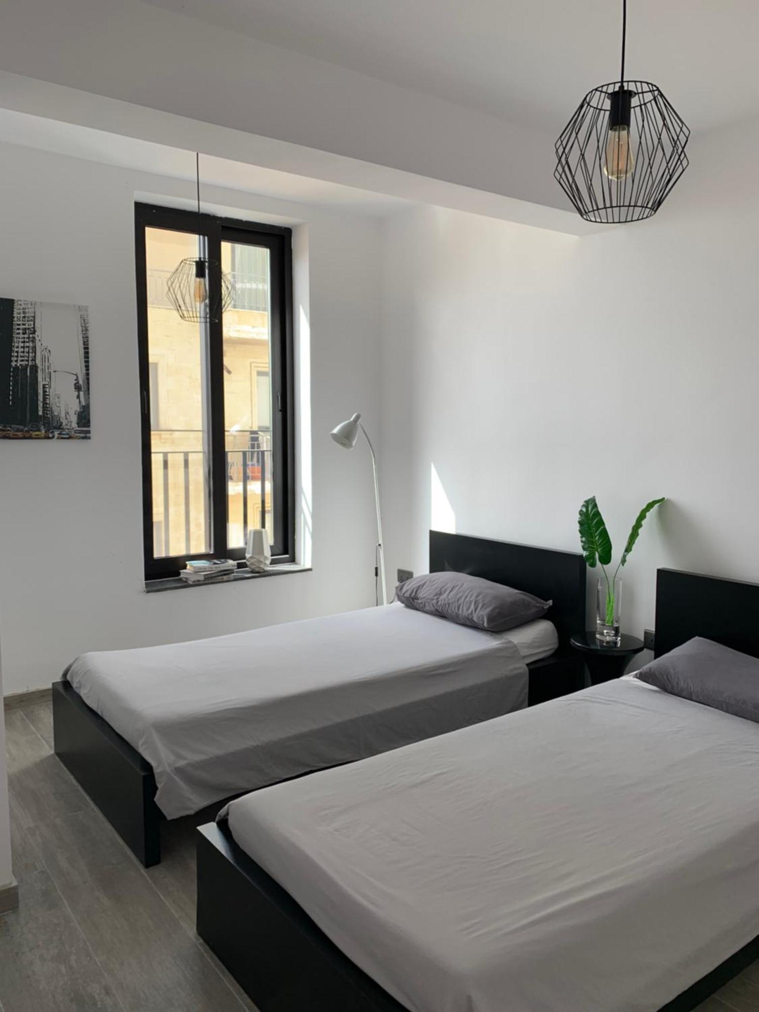 Spacious Seaview Sliema Apt, Steps From Valletta Ferry المظهر الخارجي الصورة
