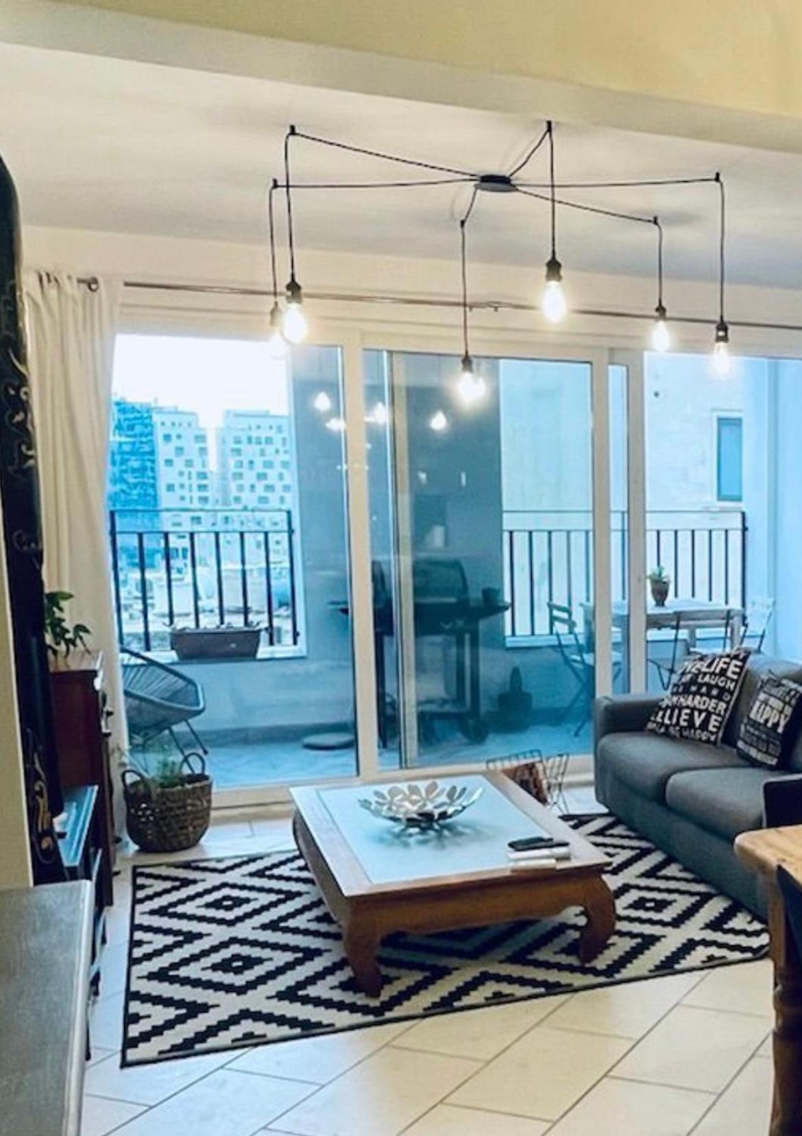 Spacious Seaview Sliema Apt, Steps From Valletta Ferry المظهر الخارجي الصورة