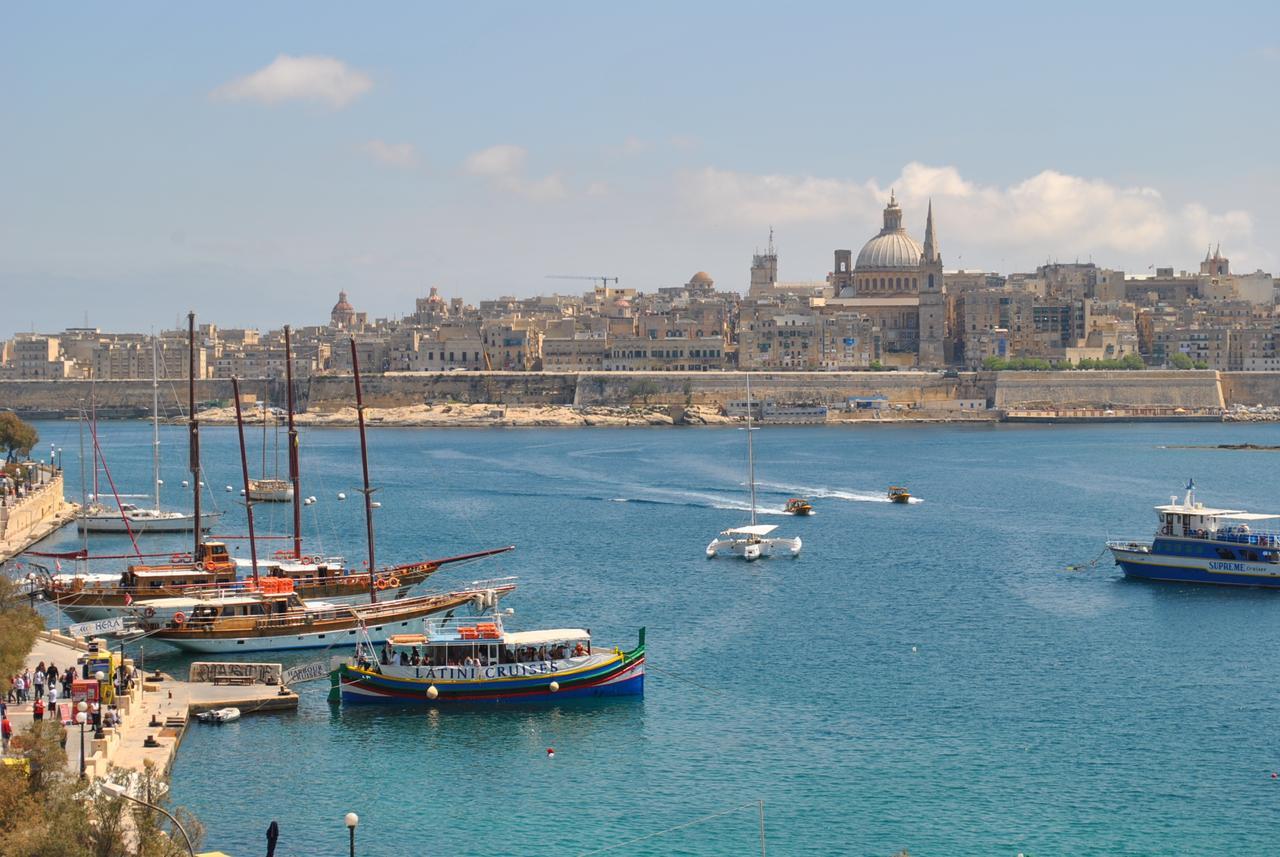 Spacious Seaview Sliema Apt, Steps From Valletta Ferry المظهر الخارجي الصورة